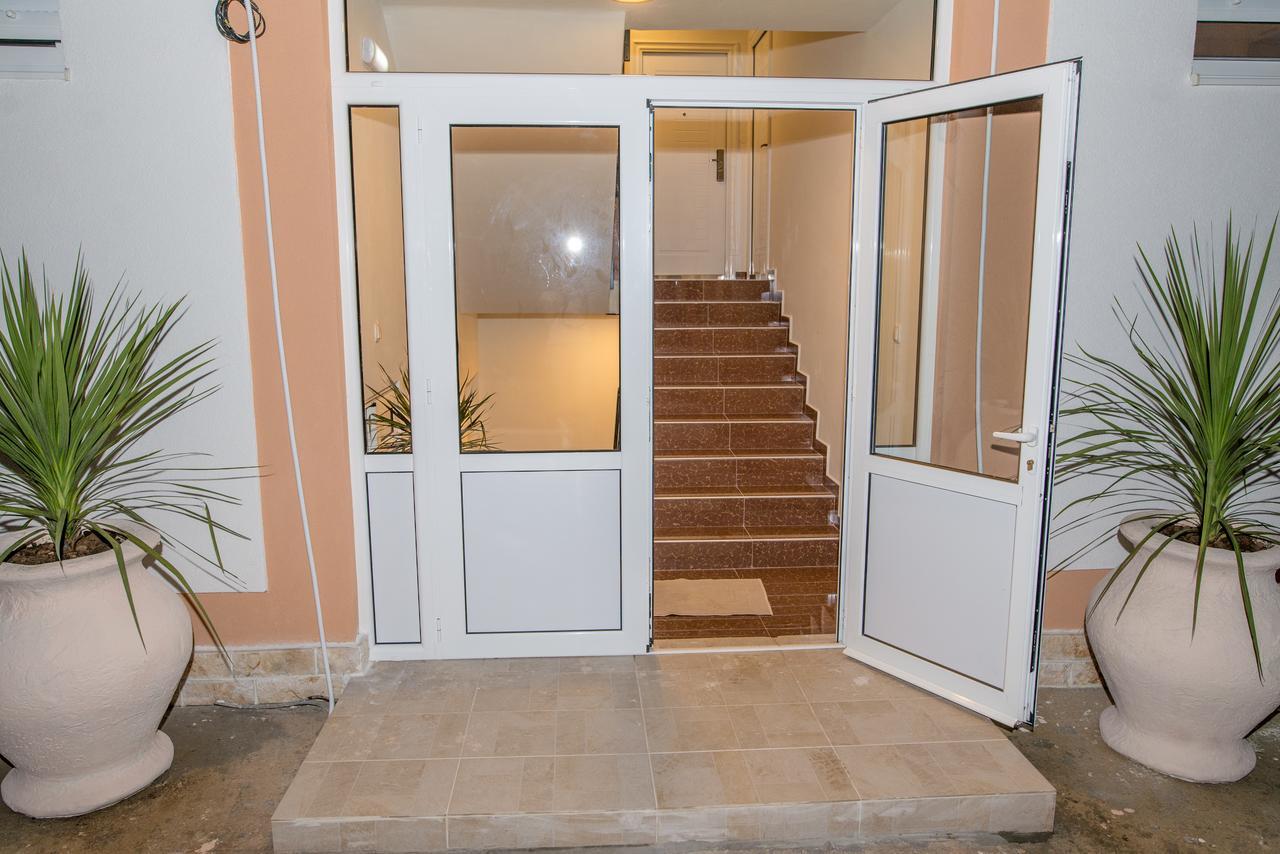 Apartments Tina Утьеха Экстерьер фото